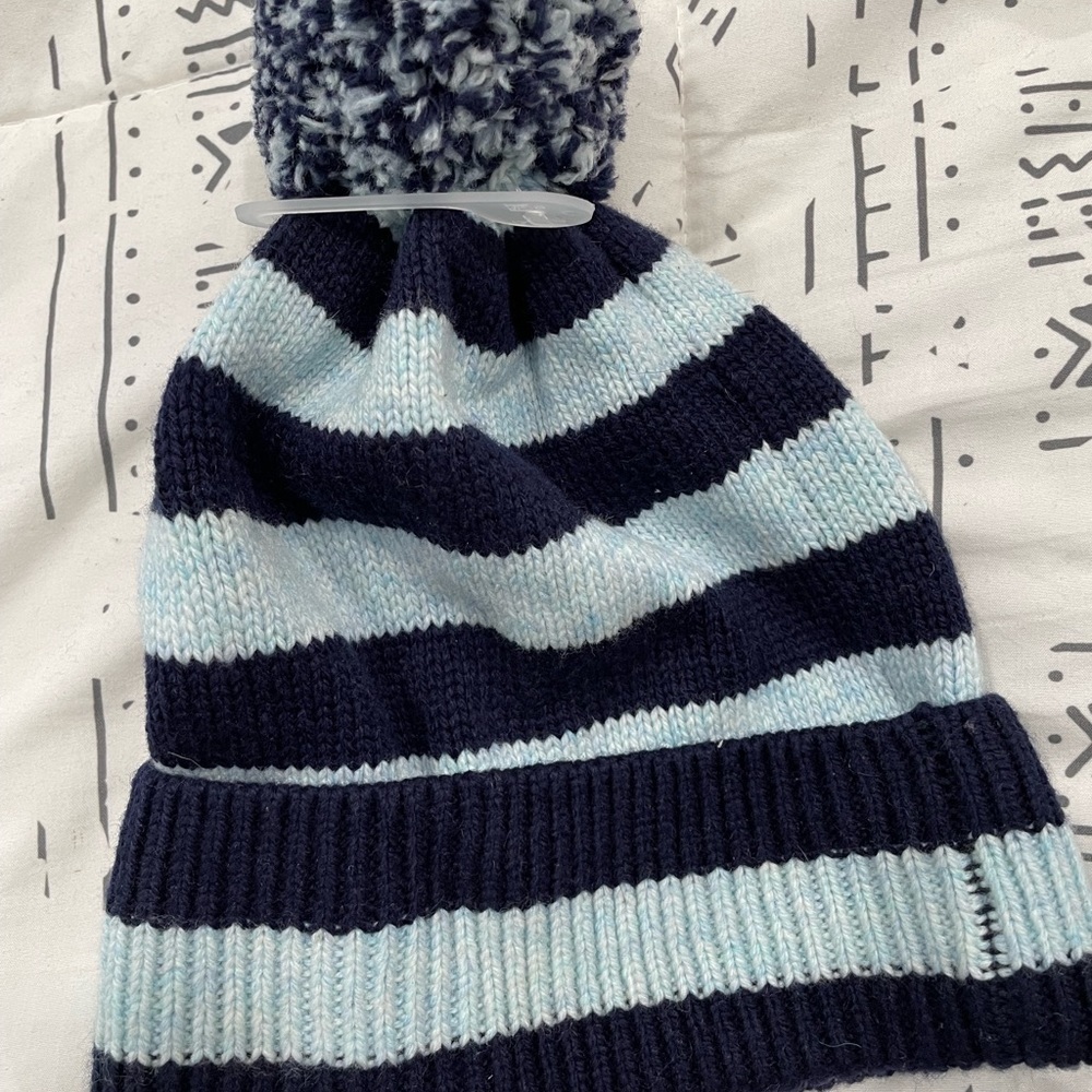 Gap winter hat - Picture 4 of 6